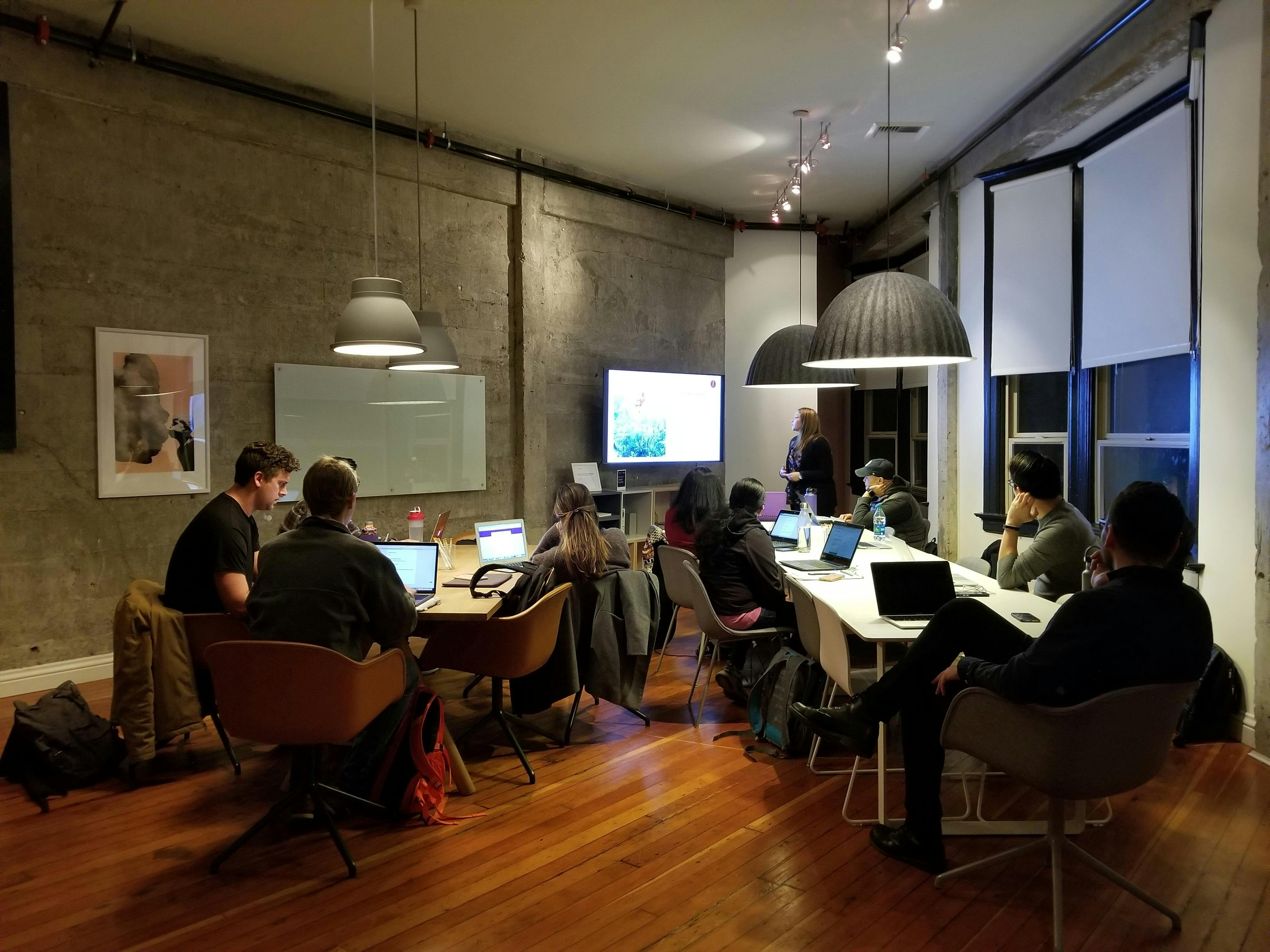 people_and_training_img